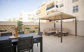 Modern 3Br Apt W/ Lg Terrace, Bbq, Ac & Parking